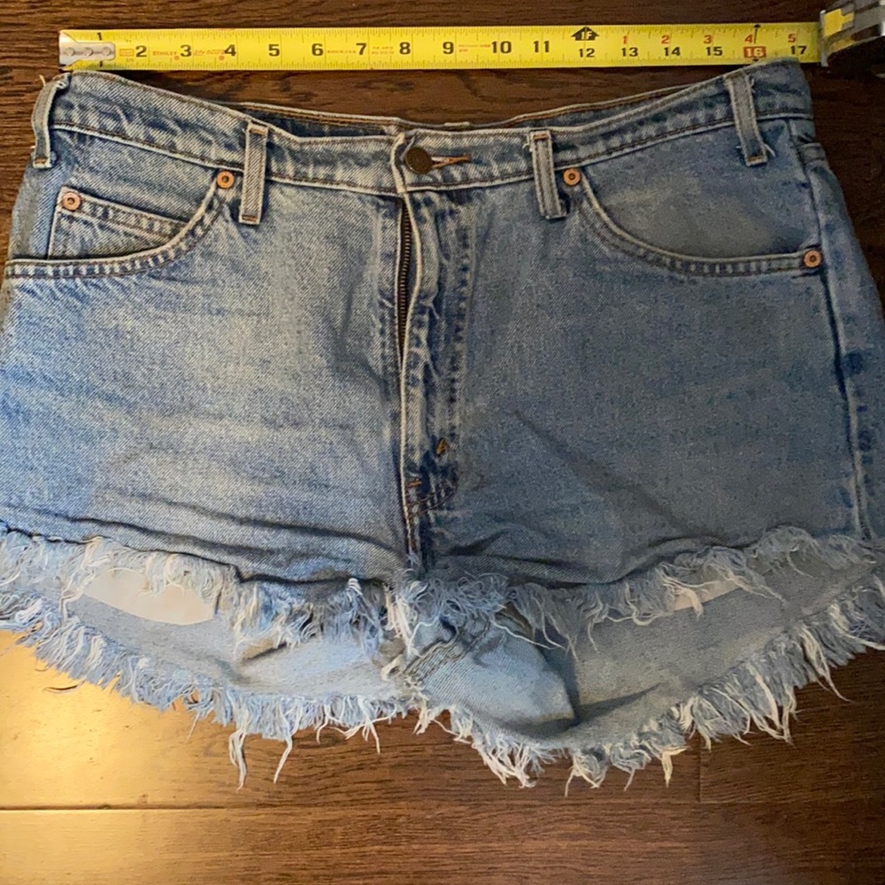 High waisted Levi’s Rekaxed fit cutoff Jean shorts